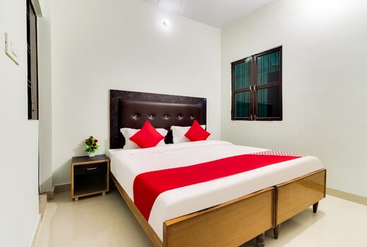 Oyo 45285 Hotel Ganpati Inn Lucknow Use Code Oyopaynow To Avail