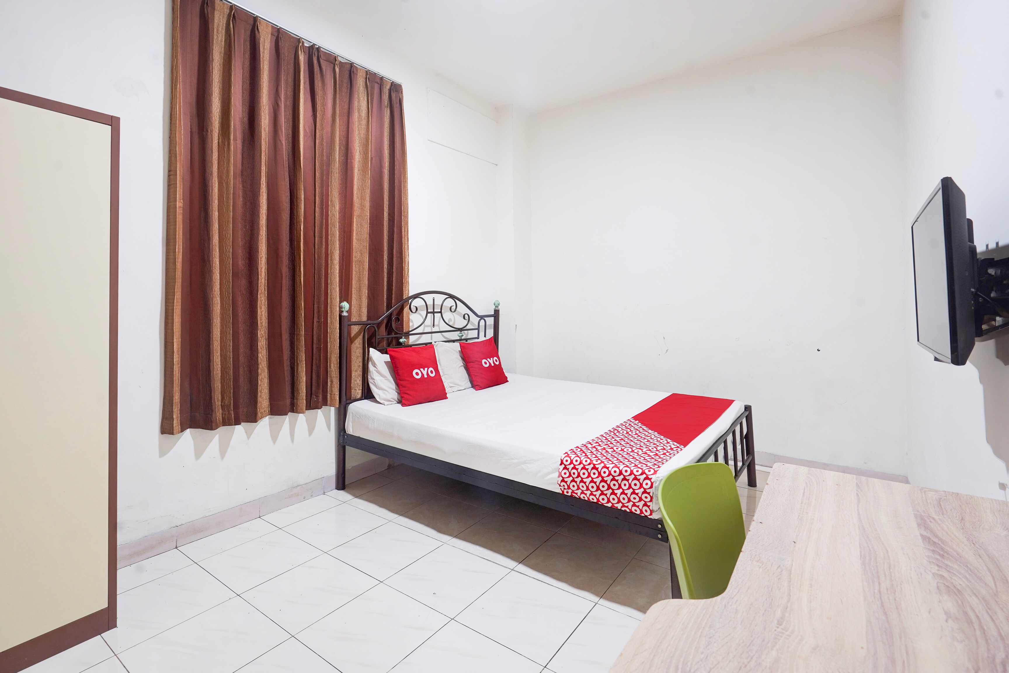 Hotel O Rappocini Near Rsia Paramount - Tap to explore photos