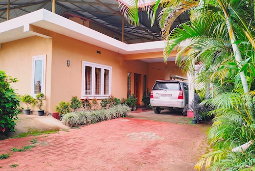 HolidayInCoorg Orchid | Rooms & Caretaker