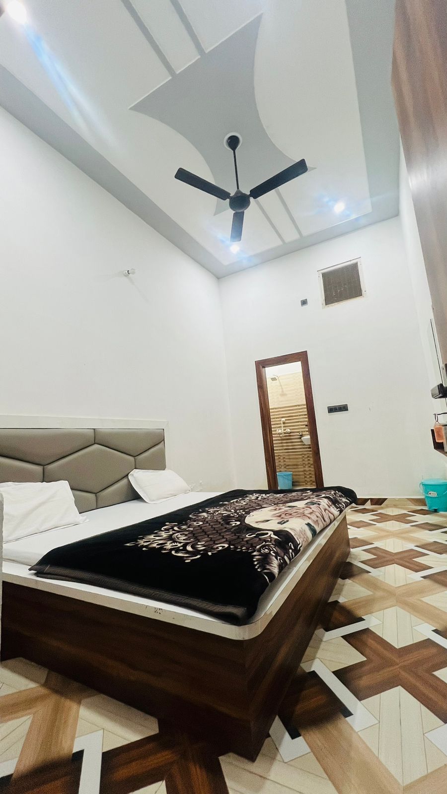 Hotel Rudra Residency - Tap to explore photos