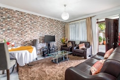 JAVILLA EAGLES SAFARI GUEST HOUSE, Nairobi