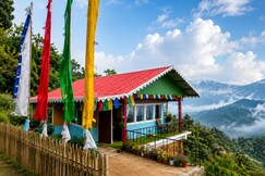 Golper pahar Homestay, Lava