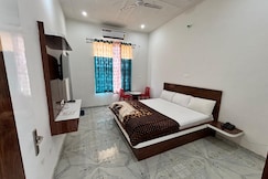 Shiva Resort, Mandawar