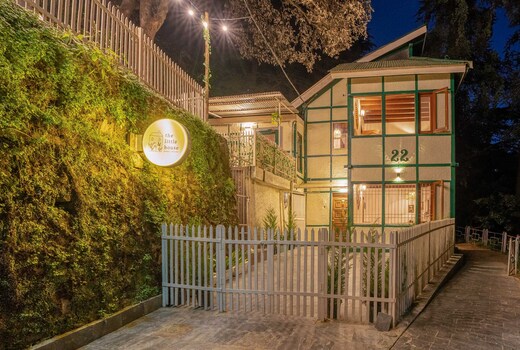 Auburn @ The Little House by VEO - Part of StayVista
