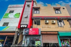 Collection O JK Temple Kanpur Formerly Yatika Inn, Kanpur