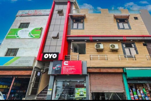 Collection O JK Temple Kanpur Formerly Yatika Inn