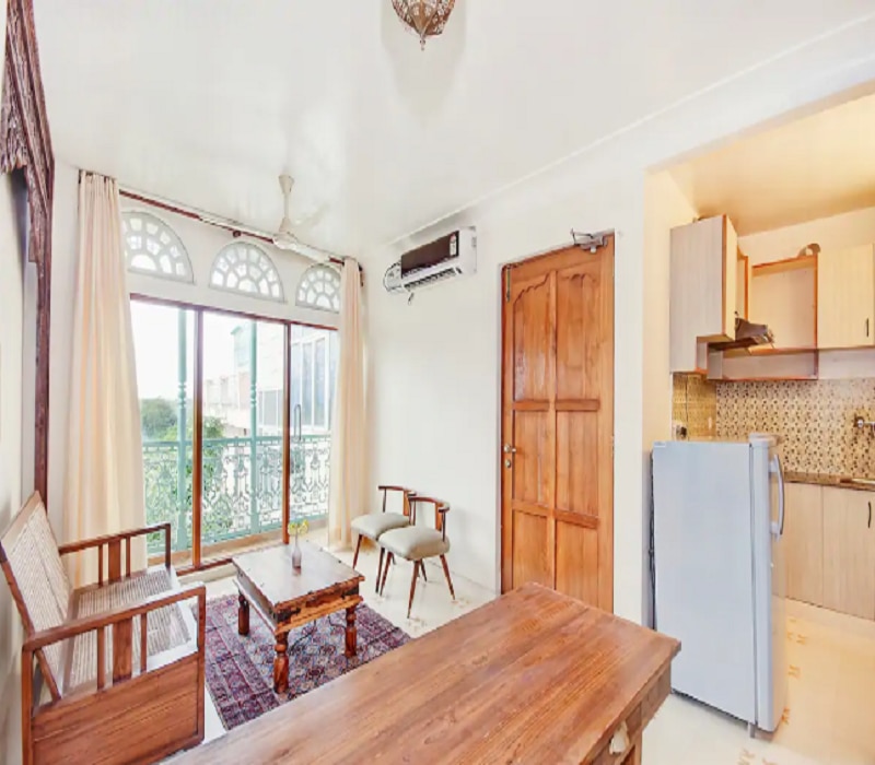 Heritage Apt 3@Hauz Khas Village - Tap to explore photos