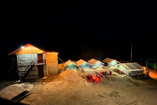 Parashar lake Fogg hill cottages