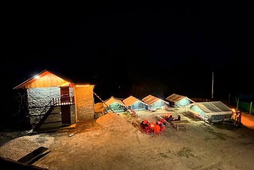 Parashar lake Fogg hill cottages