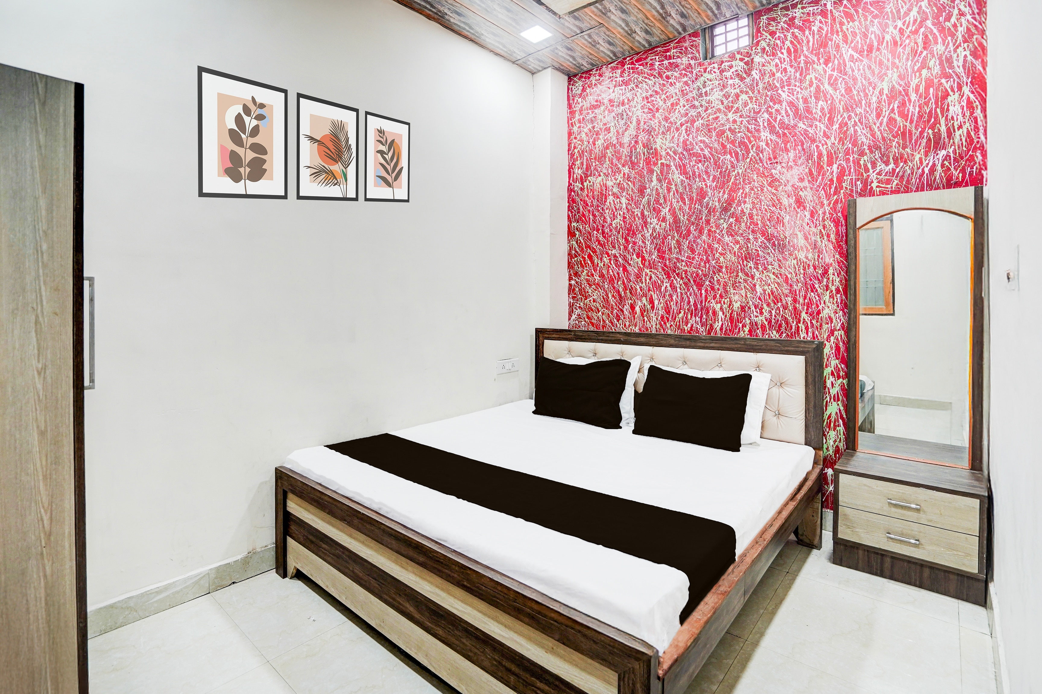 Hotel O Samrat Hotel - Tap to explore photos