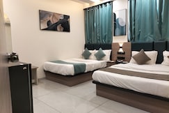 Hotel Paris Plaza, Ahmedabad