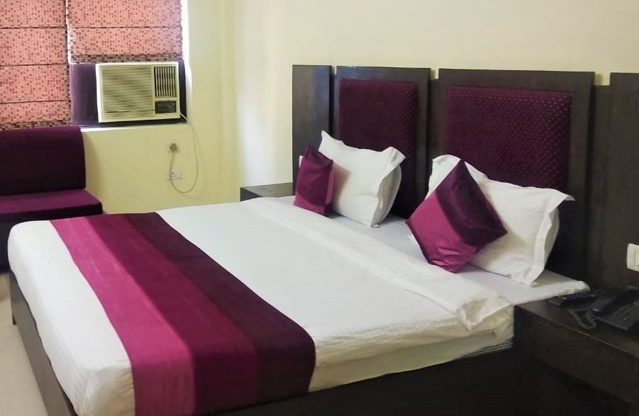 Hotel Vijay Lakshmi Inn - Tap to explore photos