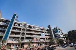 Hotel Nest, Surat