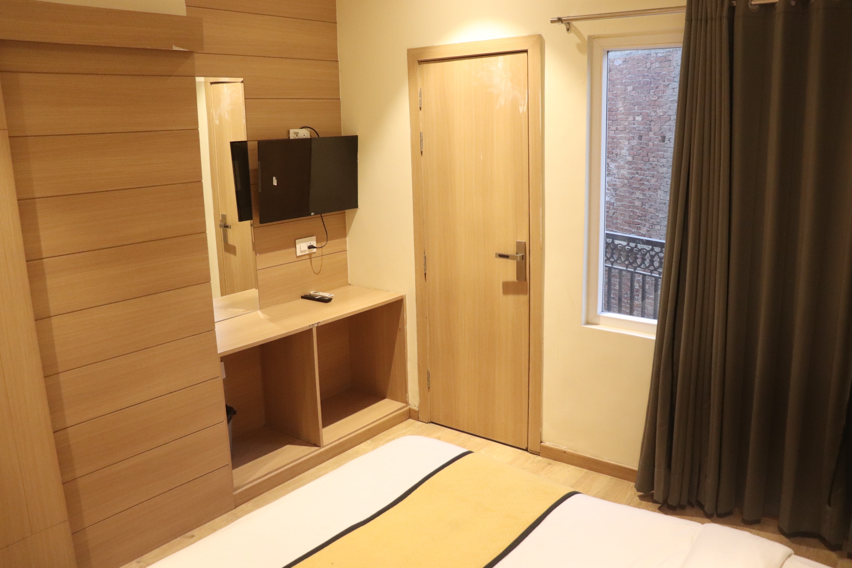 Hotel Dreamland 150 meters from Golden temple - Tap to explore photos