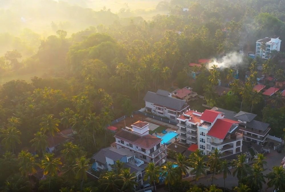 Massive 14BHK Group Villa | 700m to Beach | Pvt Pool - Tap to explore photos