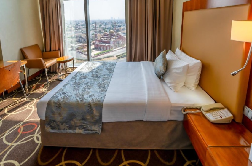 Montreal Barsha Hotel, Near Mall of Emirates - Tap to explore photos