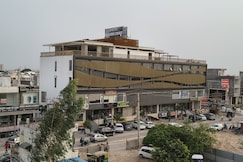 Hotel Grande Court, Bassi pathana