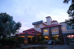 Hotel Solitaire Inn, Budhana