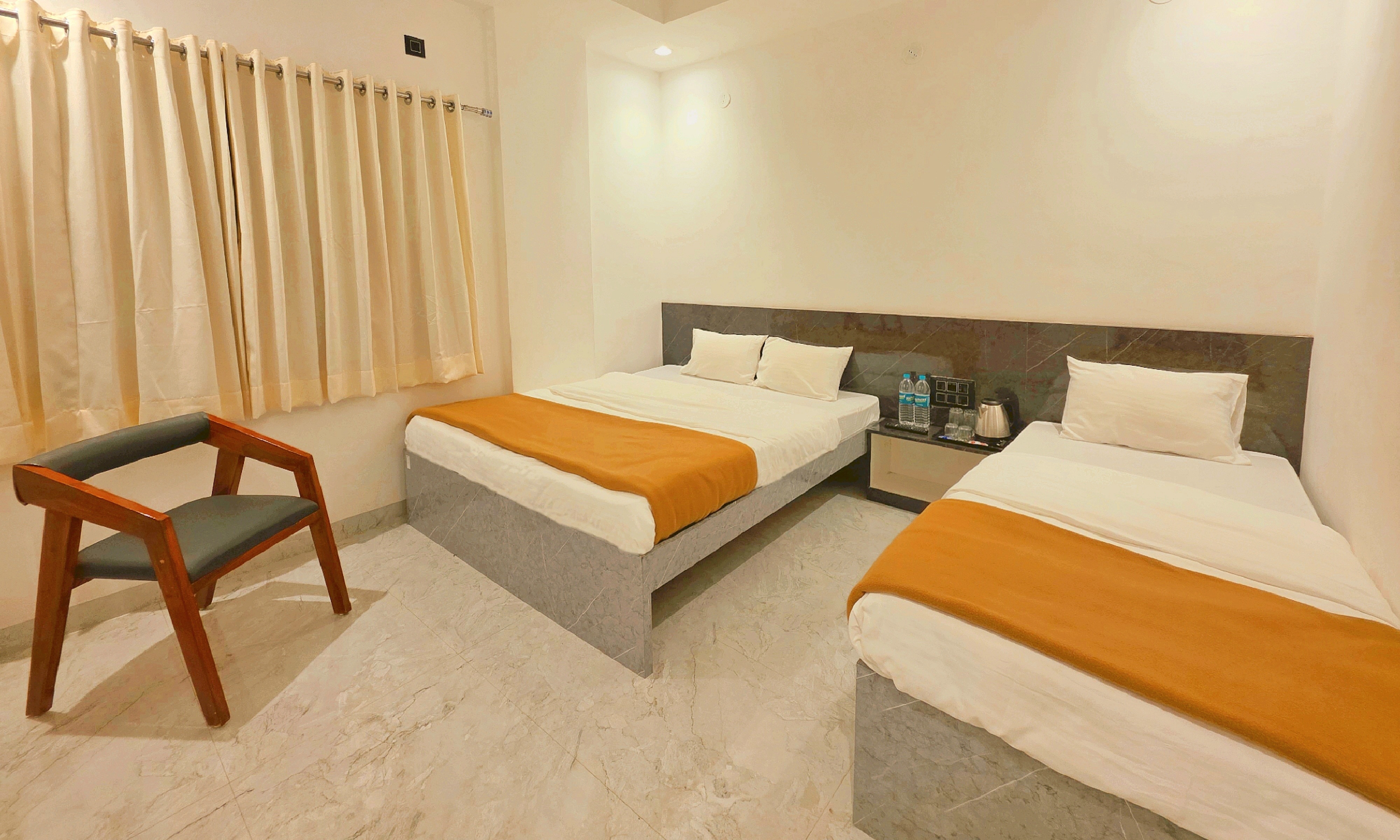 Hotel G Crown 2