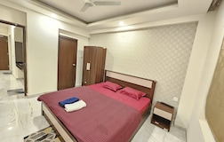 Spacious Entire 1BHK Apartment Near Beach