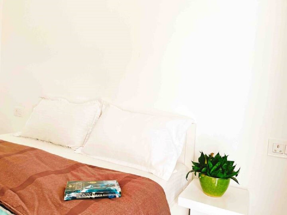 Serviced Studio 2 BHK Aptt.in Nangal Near Airport Vasant Kunj 1 - Tap to explore photos