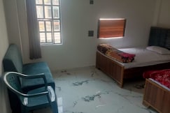 Adiyogi Homestay, Varanasi