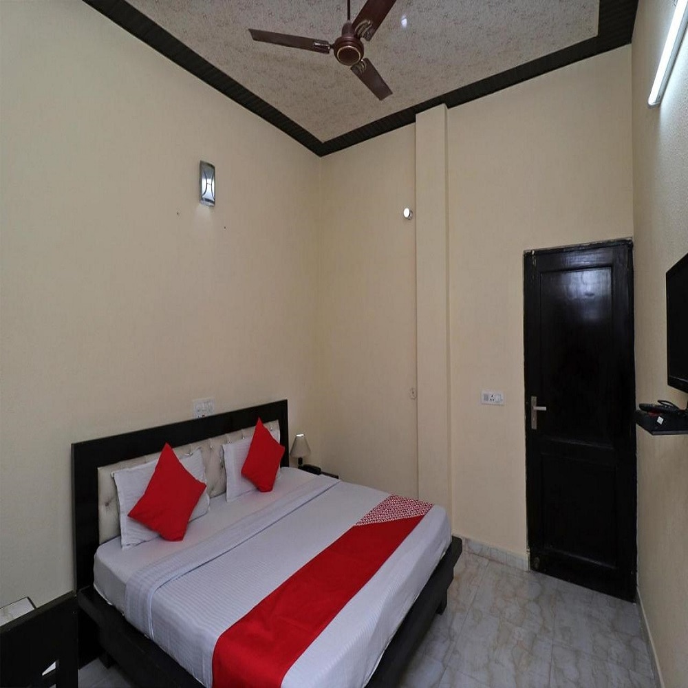 Hotel Sanaya - Tap to explore photos