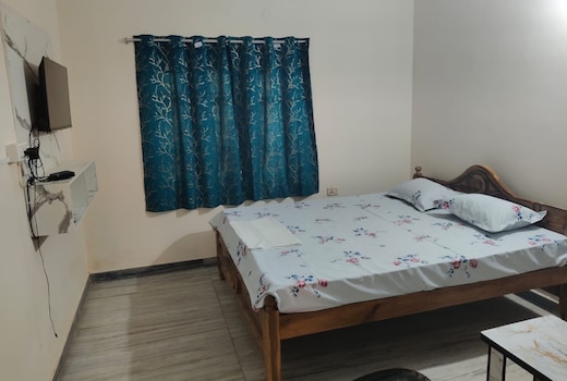 The Classic Crown | Entire 5BHK Villa At KIIT Square