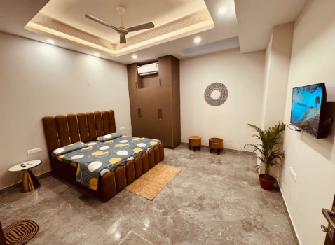 Spacious 2 bhk near Max hospital