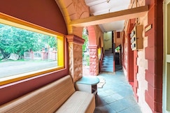 Dreamland Hotel, Dhule