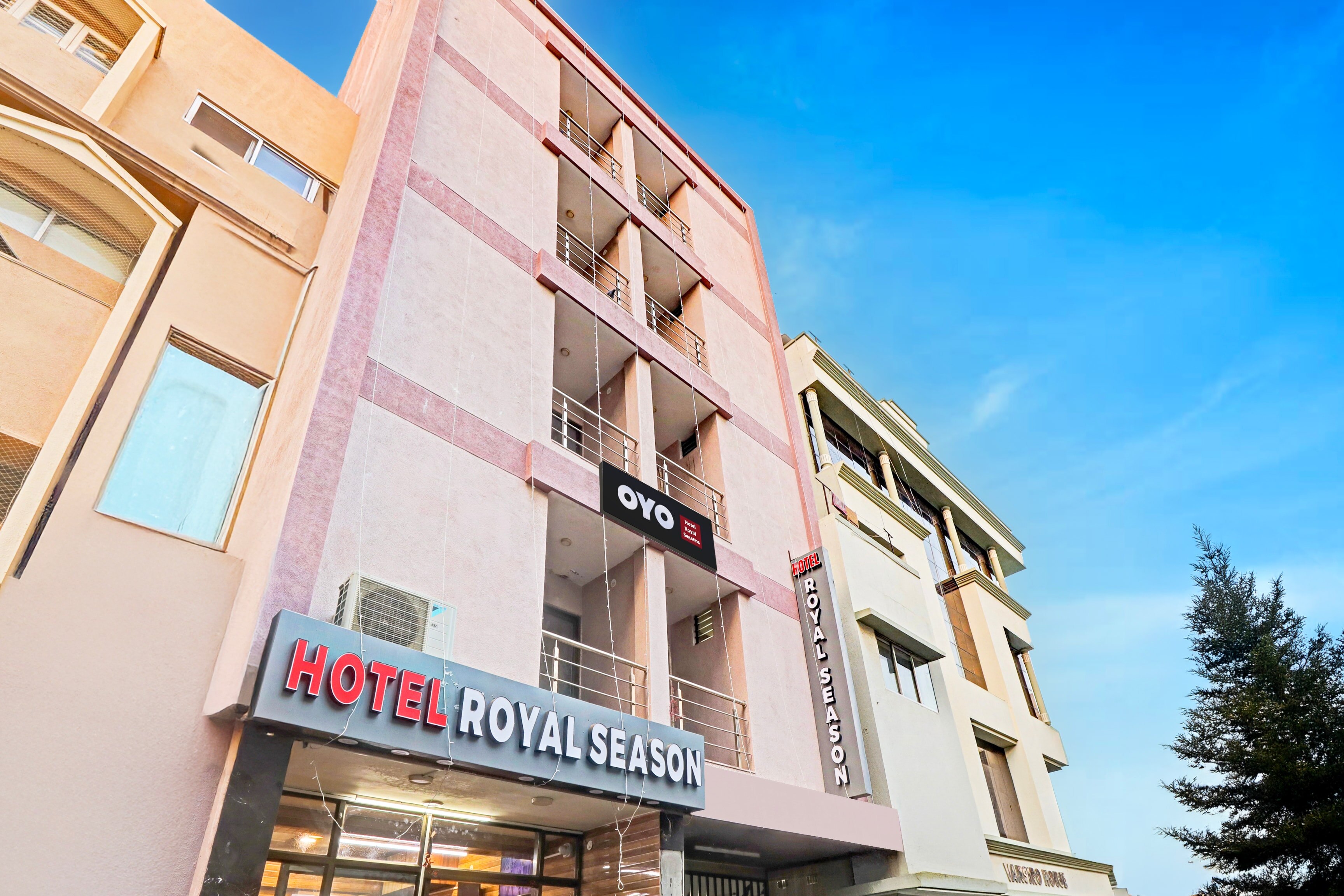 Hotel O Royal Season - Tap to explore photos