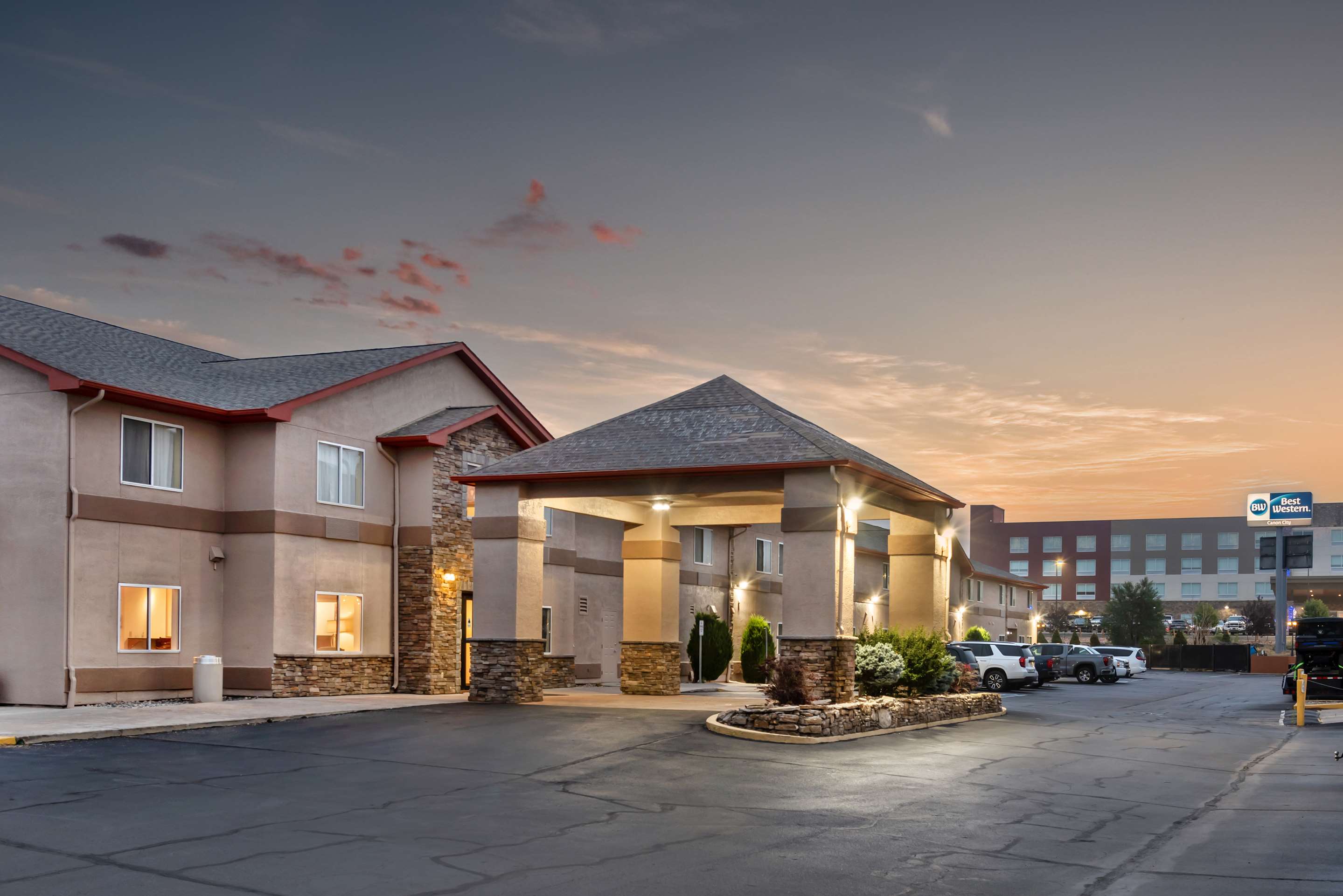 Best Western Canon City - Tap to explore photos
