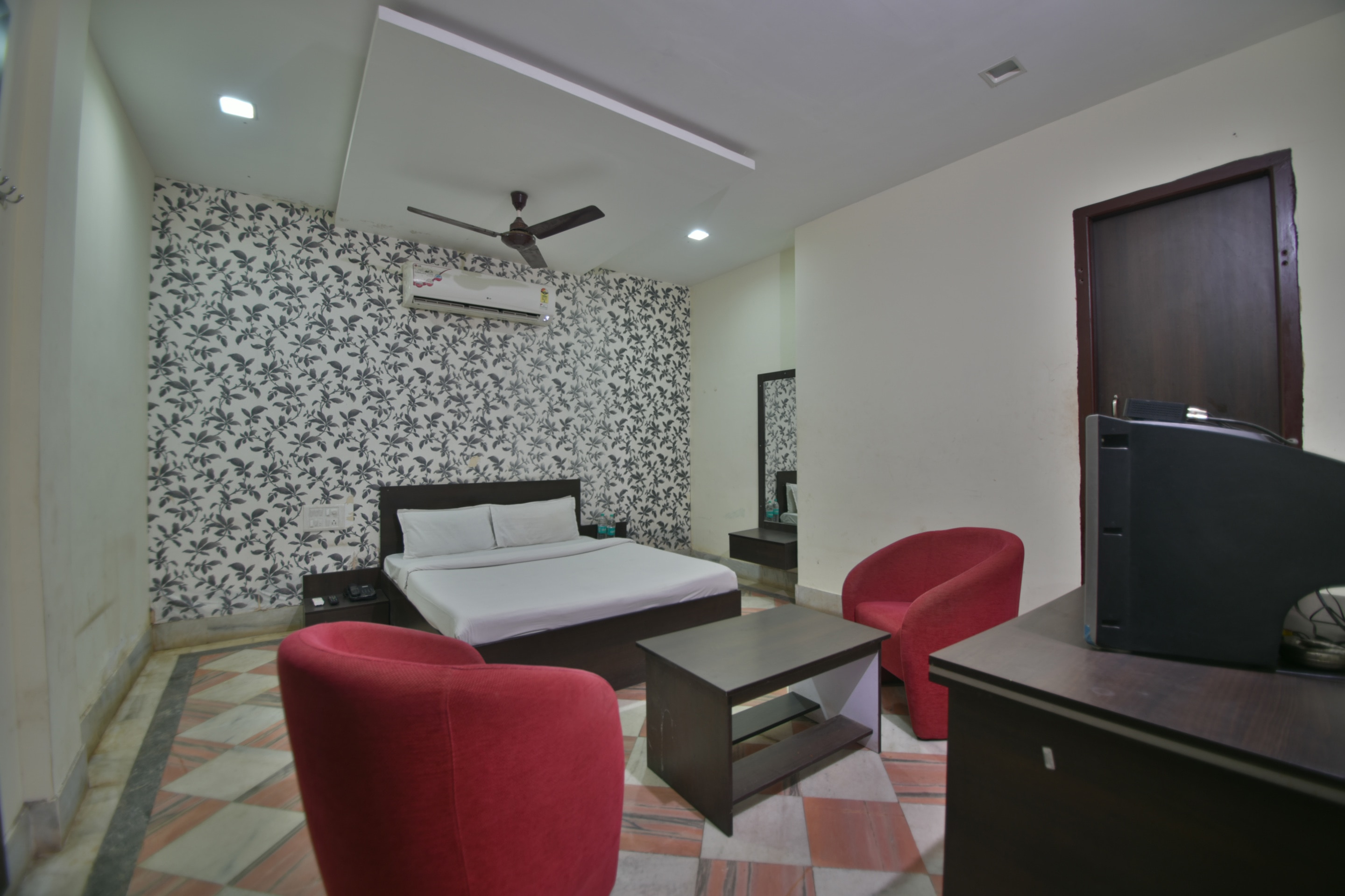 Hotel Dhola Maru - Tap to explore photos