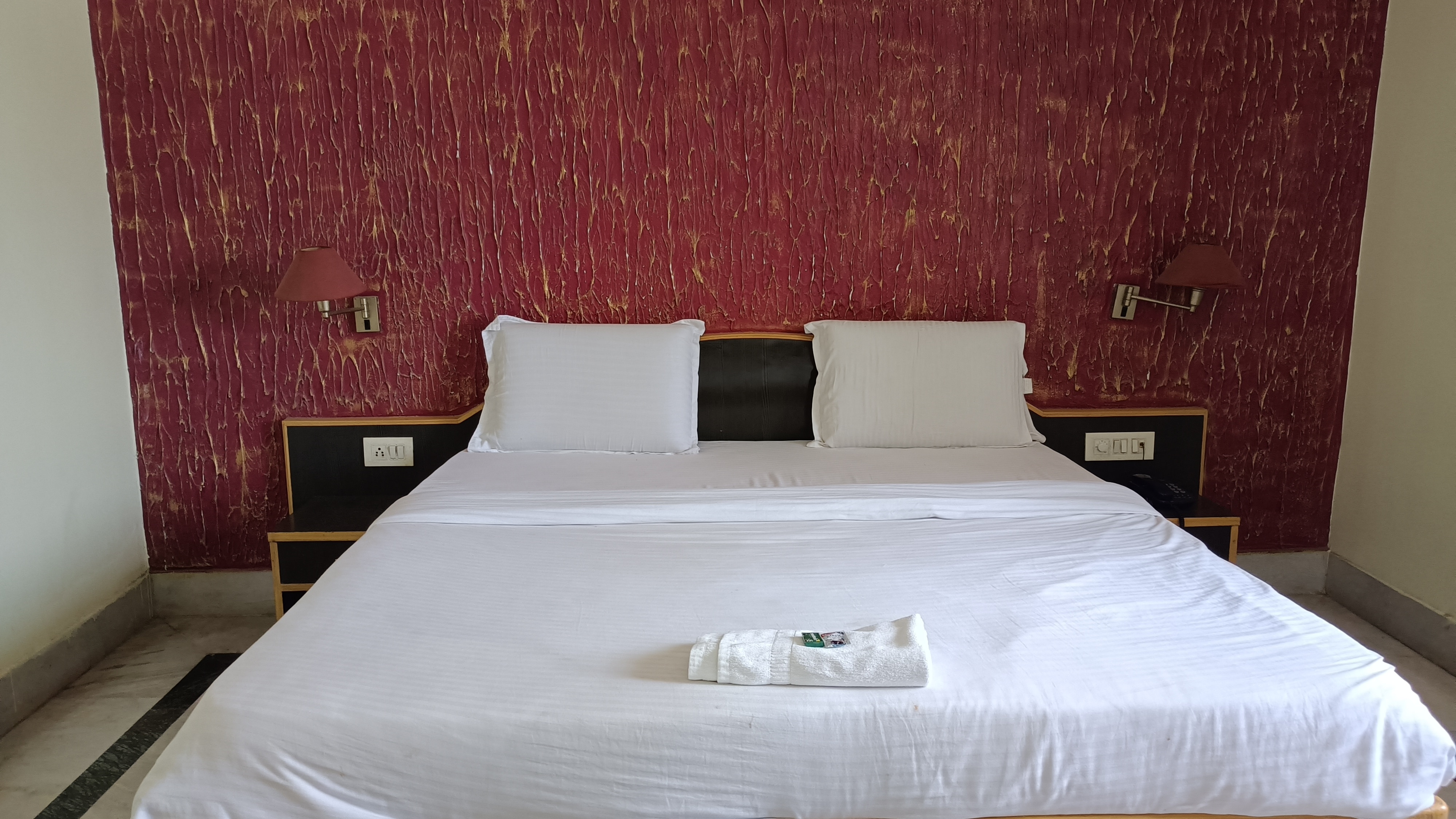 Hotel Jyoti Residency - Tap to explore photos