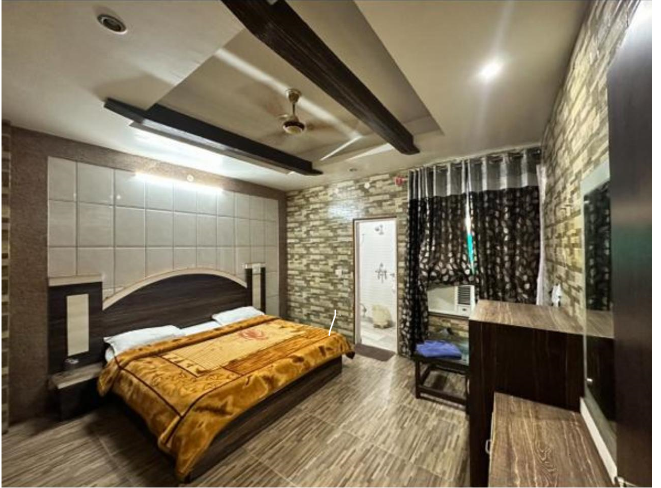 Hotel Gouri Palace - Tap to explore photos