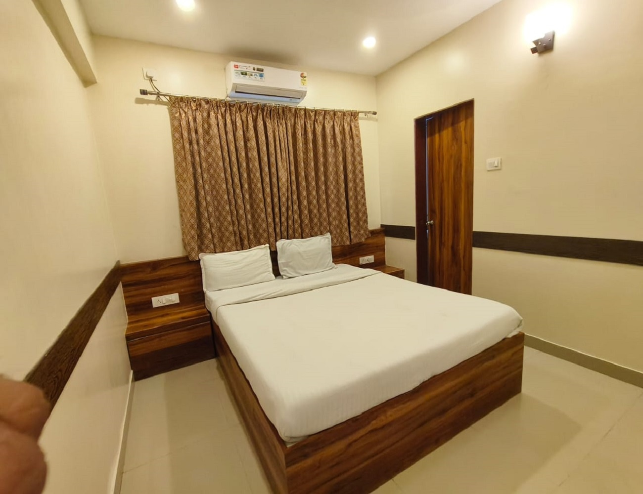 Hotel Relax Inn 4