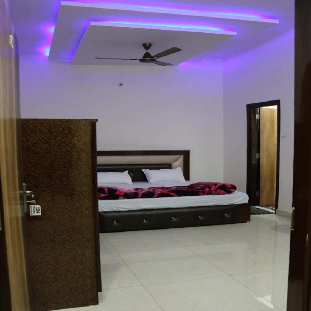 Raj Mahal Motel Phagwara - Tap to explore photos
