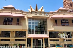 Hotel Ananda krishna Van