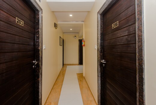 Hotel O Alfa Grand Near Chhatrapati Shivaji International Airport