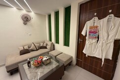 Jacuzzi Stay for Couples Self Check In Privacy, Mohali