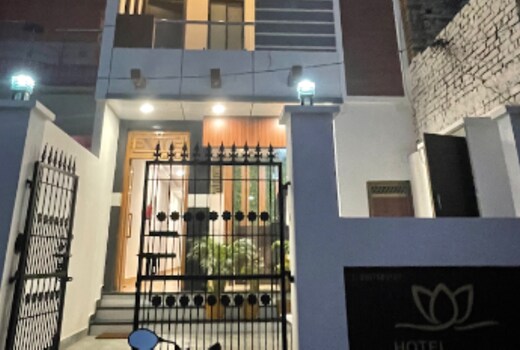 Hotel Lotus Inn