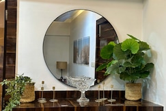 Luxury 2BHK 5 Min to BKC Fast WiFi, Mumbai