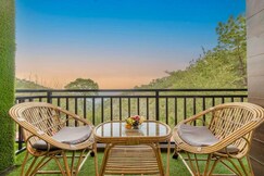 Snowfall View In Kasauli by Splendid Hotels, Kasauli