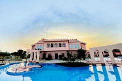 Ratangarhi by Richa, Orchha