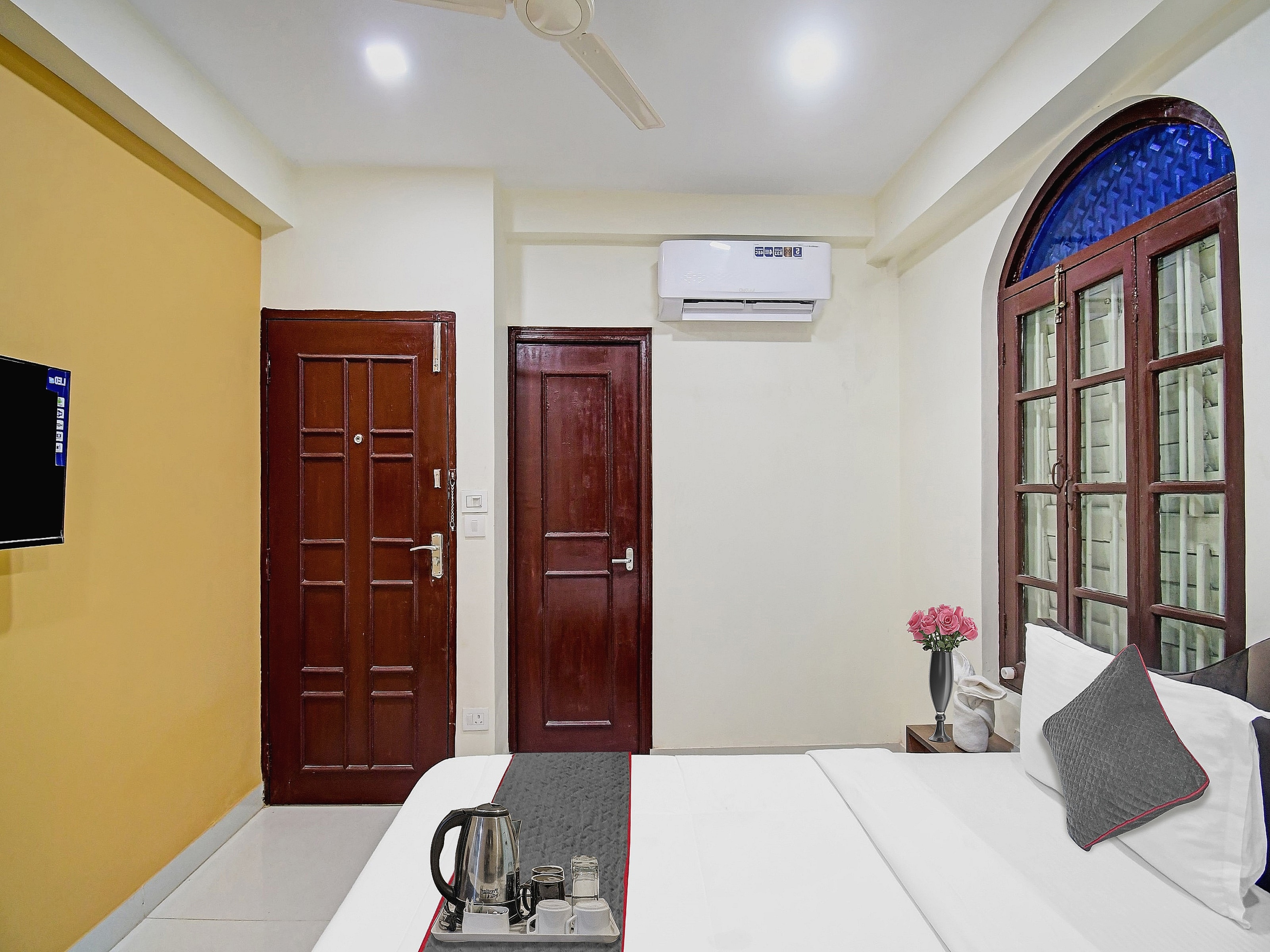 Townhouse Jheel Mahal - Tap to explore photos