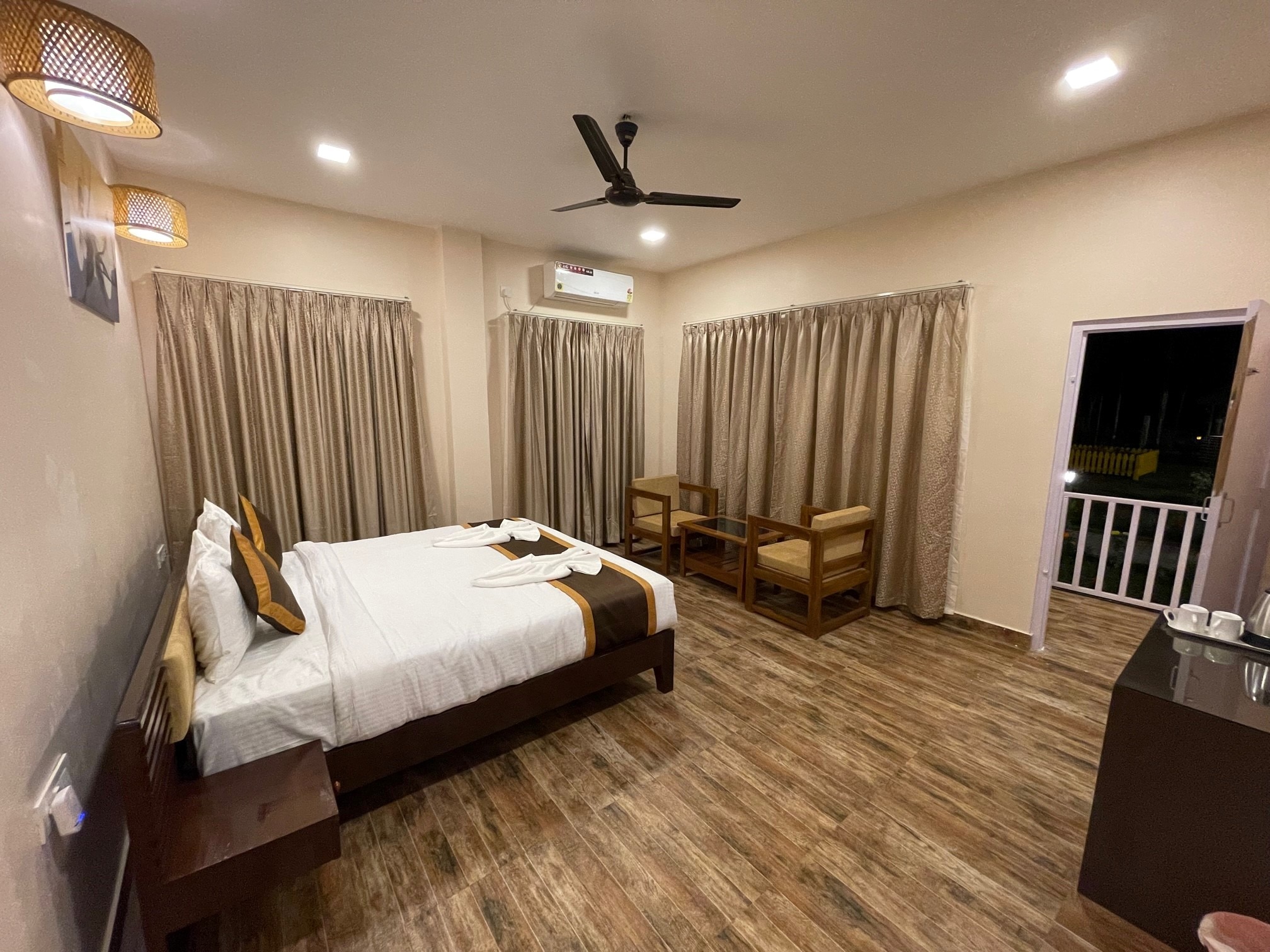 Jaldapara Forest Tourist Lodge - Tap to explore photos