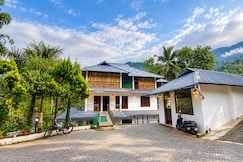 Avondale Cottage | Hill and River View, Munnar