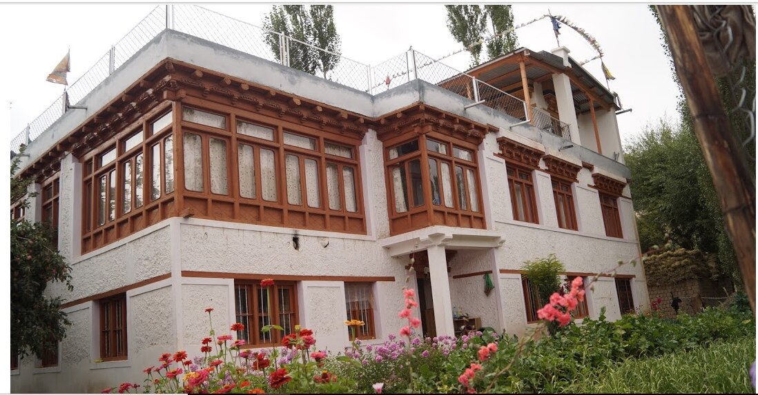 Raiwa Guest House - Tap to explore photos