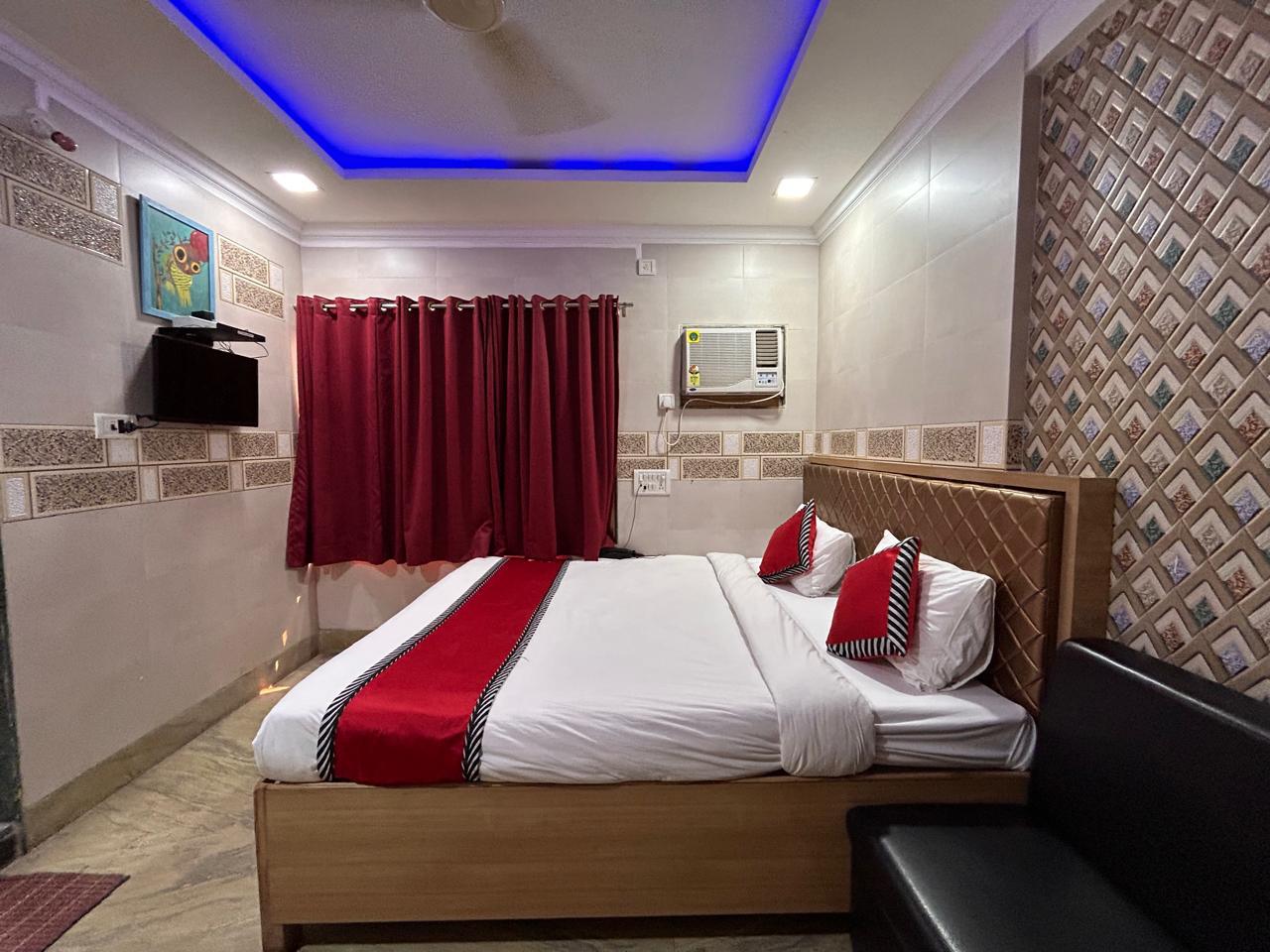 Hotel Sai Shradha - Tap to explore photos