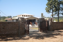 THE OWL'S NEST, Bichhiya